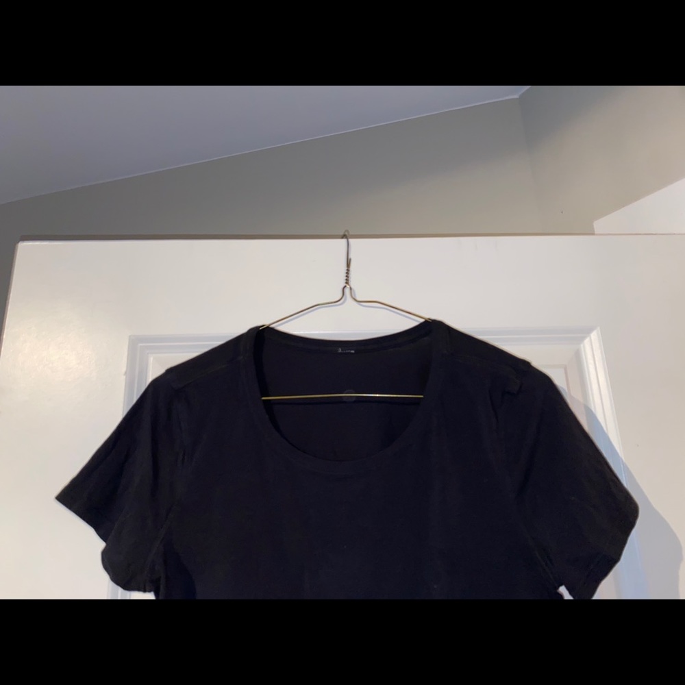 Lululemon tee